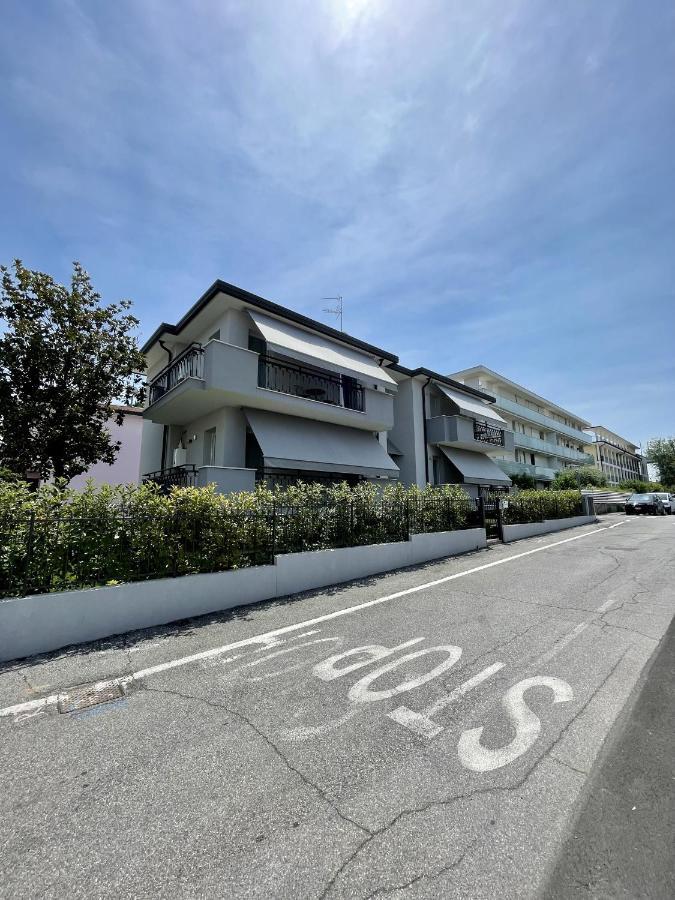 Du Lac Aparments Desenzano del Garda Esterno foto